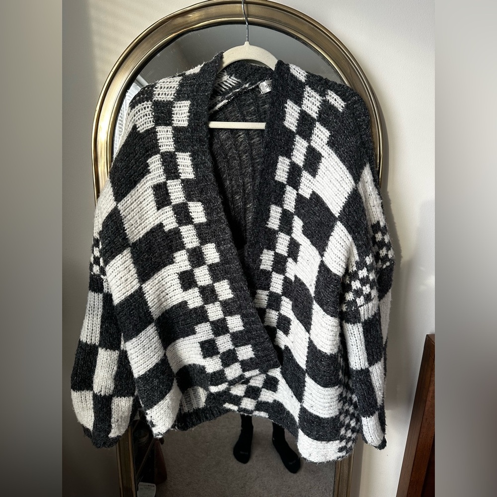 Stanton Houndstooth Chunky Cardigan Sweater